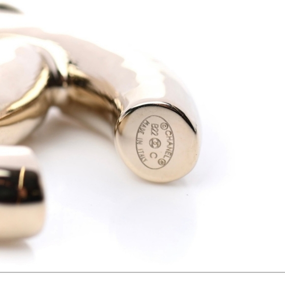 SOLD! Authentic Chanel 22c Earrings( 2022 Cruise Collection) - Picture 5 of 9